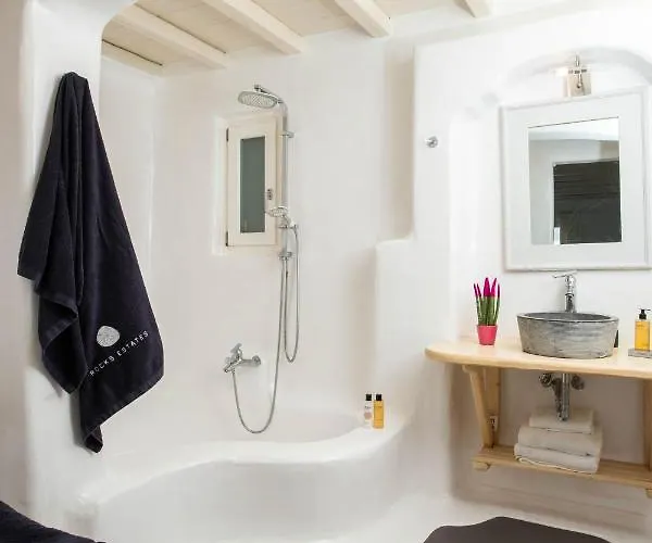 Willa Jet By Mykonos Rocks